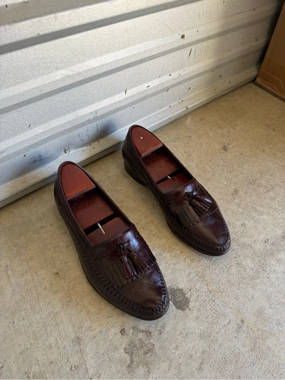 Sandro Moscoloni Burgundy Leather Tassel Loafers Size 7